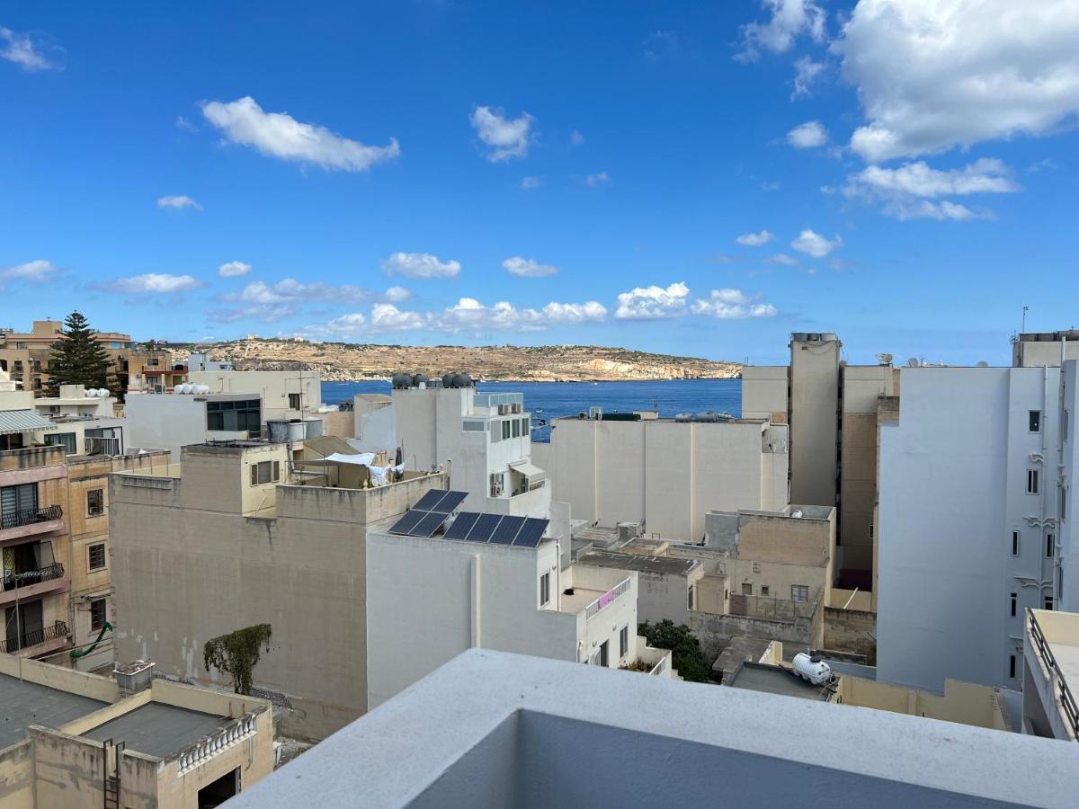 Cosy & Modern Top Floor 1-Bedroom Apartment خليج سانت بول المظهر الخارجي الصورة