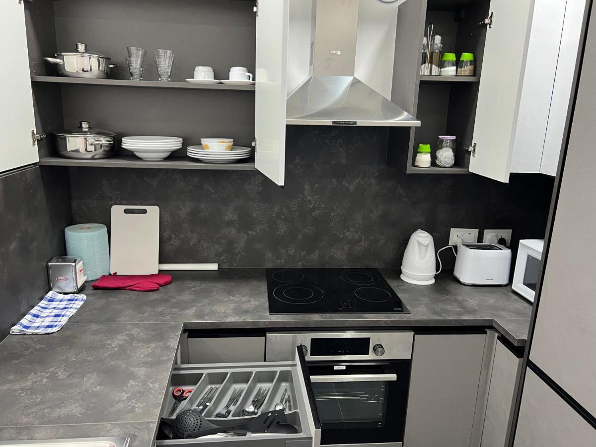 Cosy & Modern Top Floor 1-Bedroom Apartment خليج سانت بول المظهر الخارجي الصورة